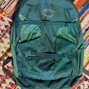 Osprey Fairview 40L Laptop Backpack/Duffel Green